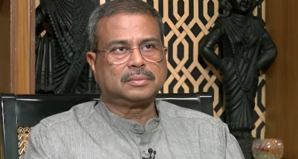 भारतका शिक्षामन्त्री धर्मेन्द्र प्रधानद्वारा राजीनामा