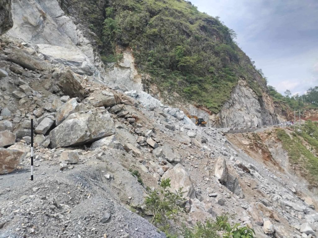 वर्षाले सडक सञ्जाल प्रभावित, यात्रामा सावधानी अपनाउन अनुरोध