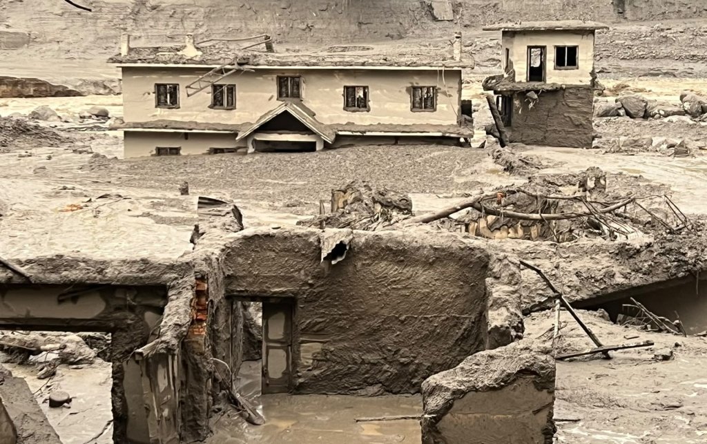 भोटेकोशीमा बाढीको जोखिममाथि वर्षाको पनि चुनौती