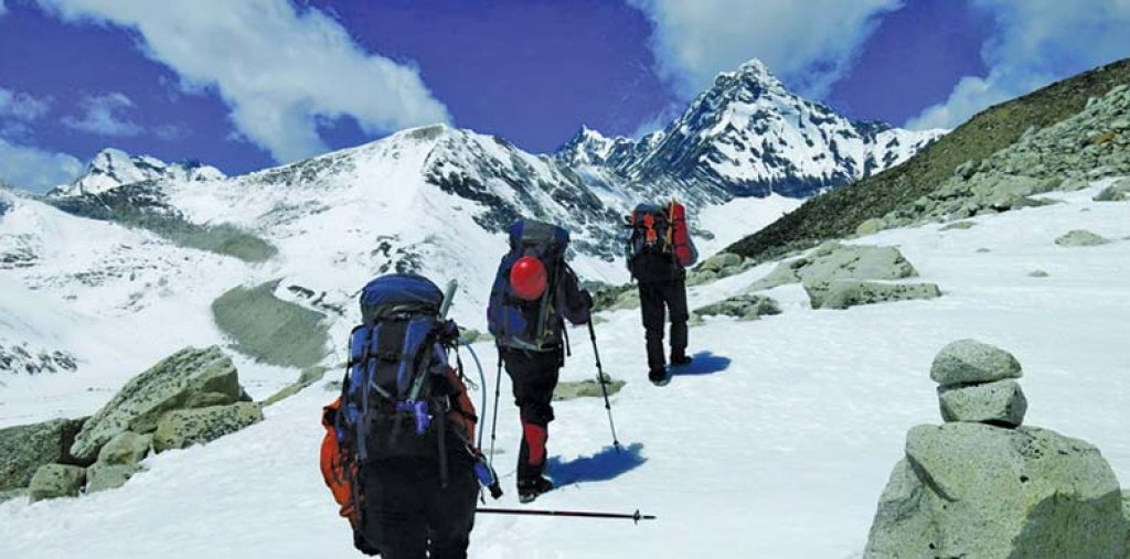   हिमाल आरोहणका लागि ७१ देशका एक हजार ९८ आरोहीलाई अनुमति